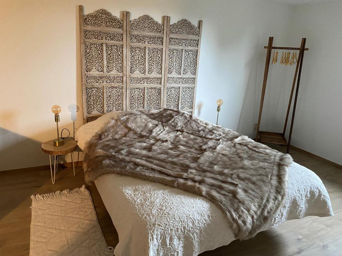 Le Logis Des Chenes, Superbe Bungalow Dans Quartier Residentiel Proche De Namur 维皮昂 外观 照片
