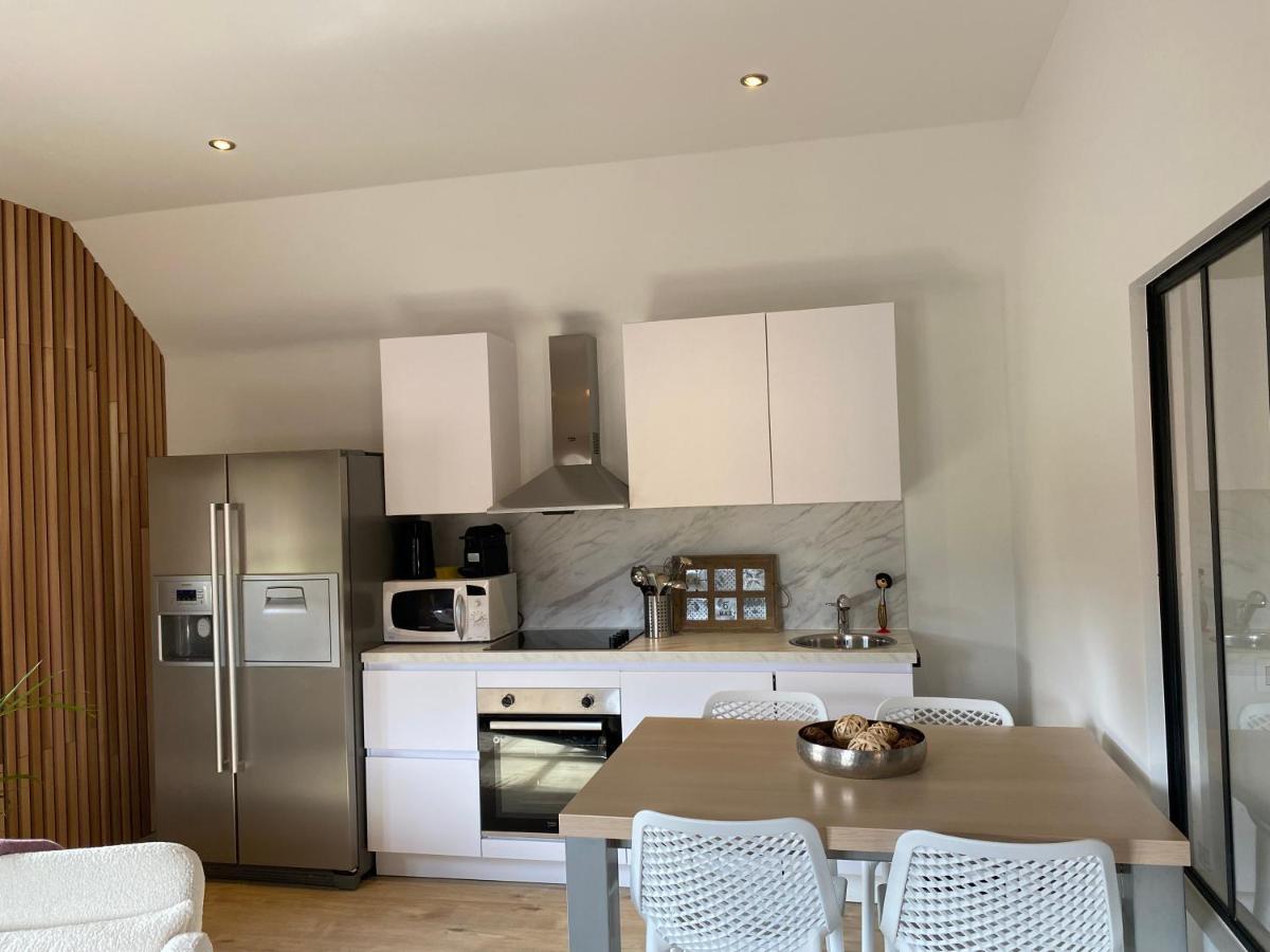 Le Logis Des Chenes, Superbe Bungalow Dans Quartier Residentiel Proche De Namur 维皮昂 外观 照片