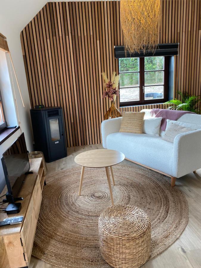 Le Logis Des Chenes, Superbe Bungalow Dans Quartier Residentiel Proche De Namur 维皮昂 外观 照片